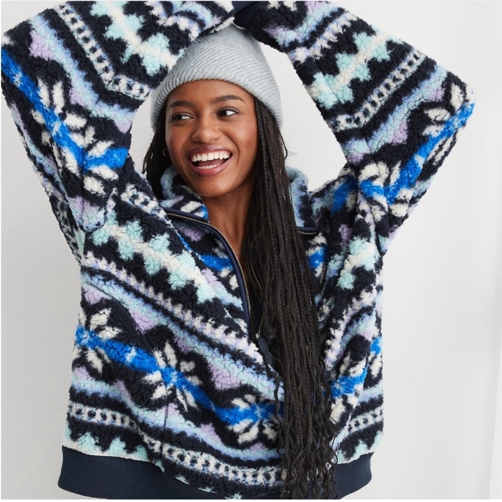 🆕 Aerie Snowflake Fleece Pullover